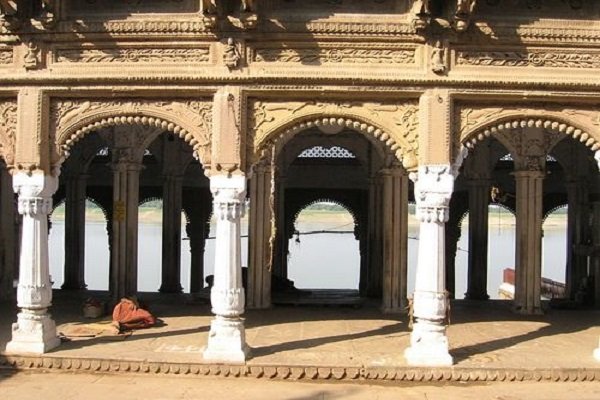 prayagraj to mirzapur cabs